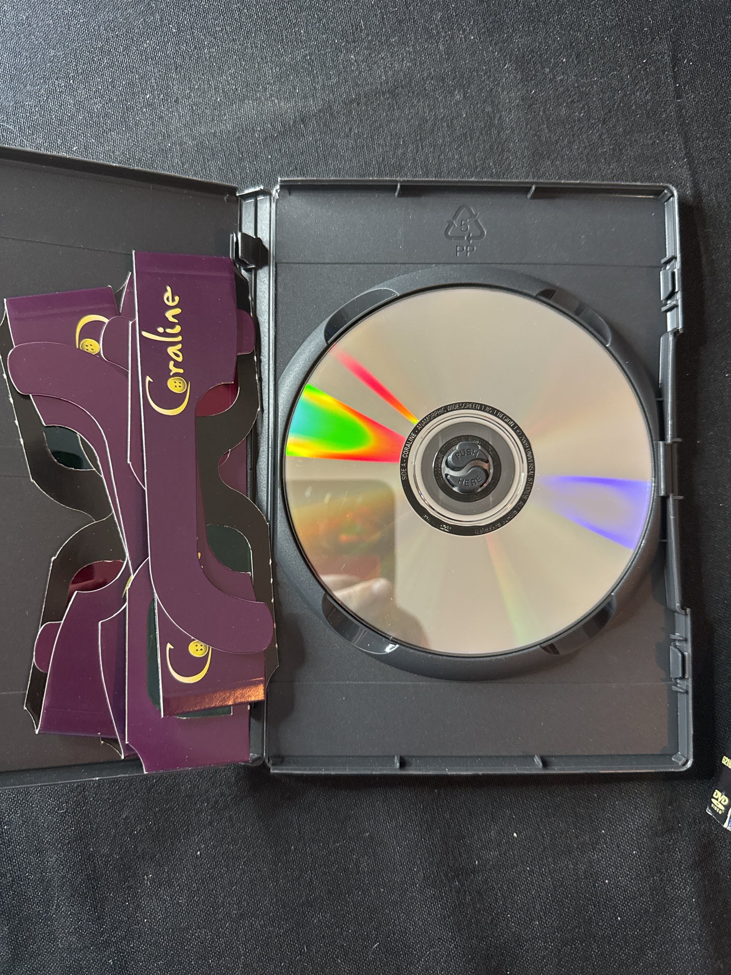 Coraline DVD w/ 4 Pairs of 3-D Glasses