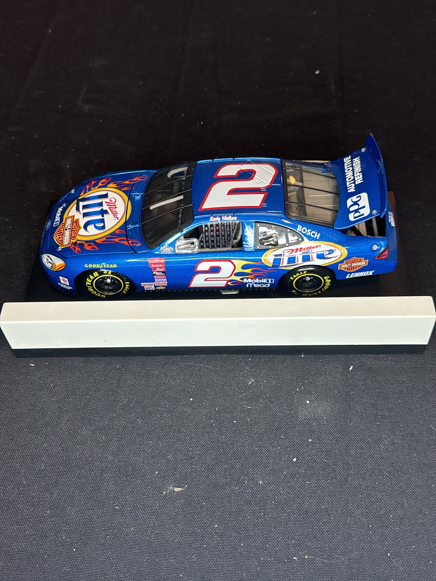 Action 1:24 Rusty Wallace #2 Miller Lite/Harley-Davidson, 2000 Taurus
