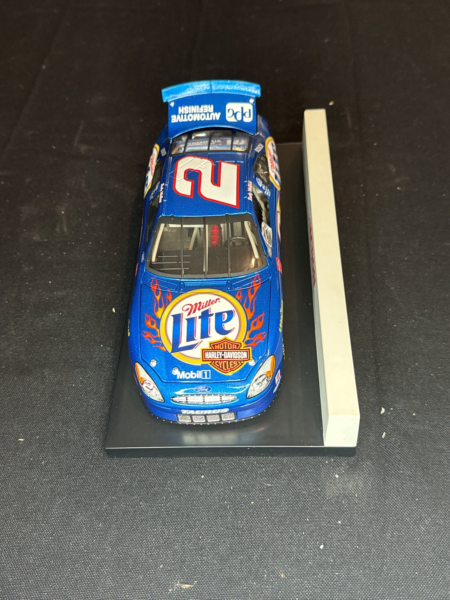 Action 1:24 Rusty Wallace #2 Miller Lite/Harley-Davidson, 2000 Taurus