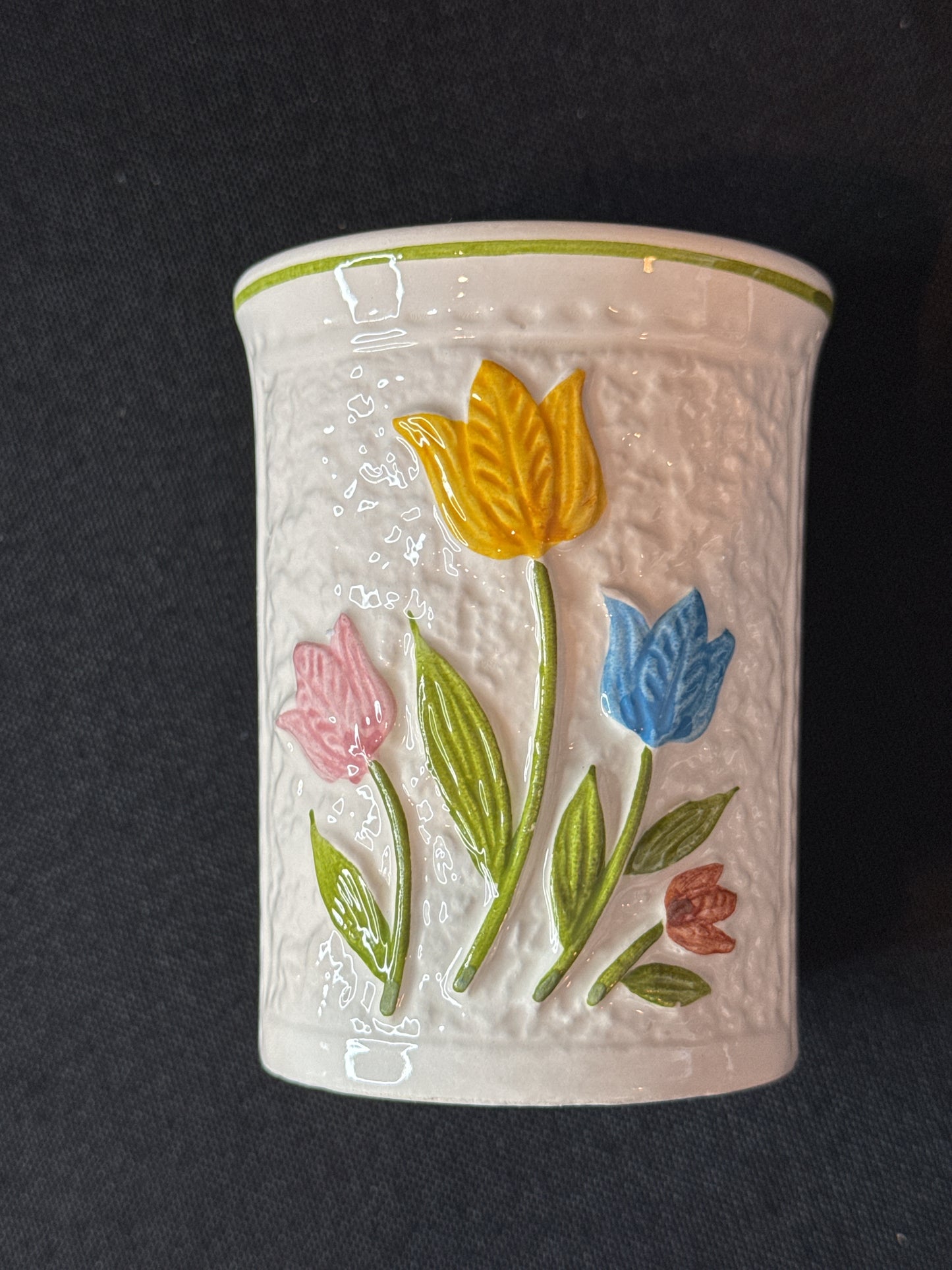 Vintage Ivory w/ Tulips Bathroom Cup from I W Rice & Co. Made in Japan 3.5" Tall x 2.75" W