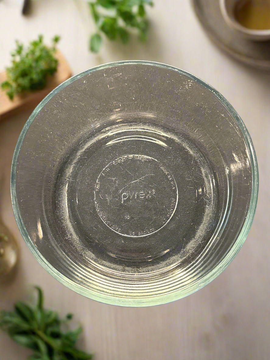 Vintage Pyrex 7203 Glass Mixing Bowl Casserole Dish Round Bowl 1.75 Qt 1.65 L