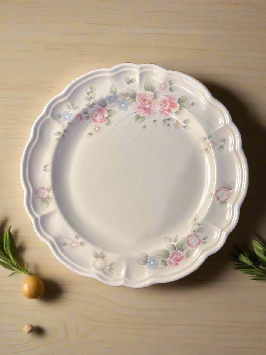 Pfaltzgraff Tea Rose Dinner Plate 10 3/8" Wide USA Stamp Vintage