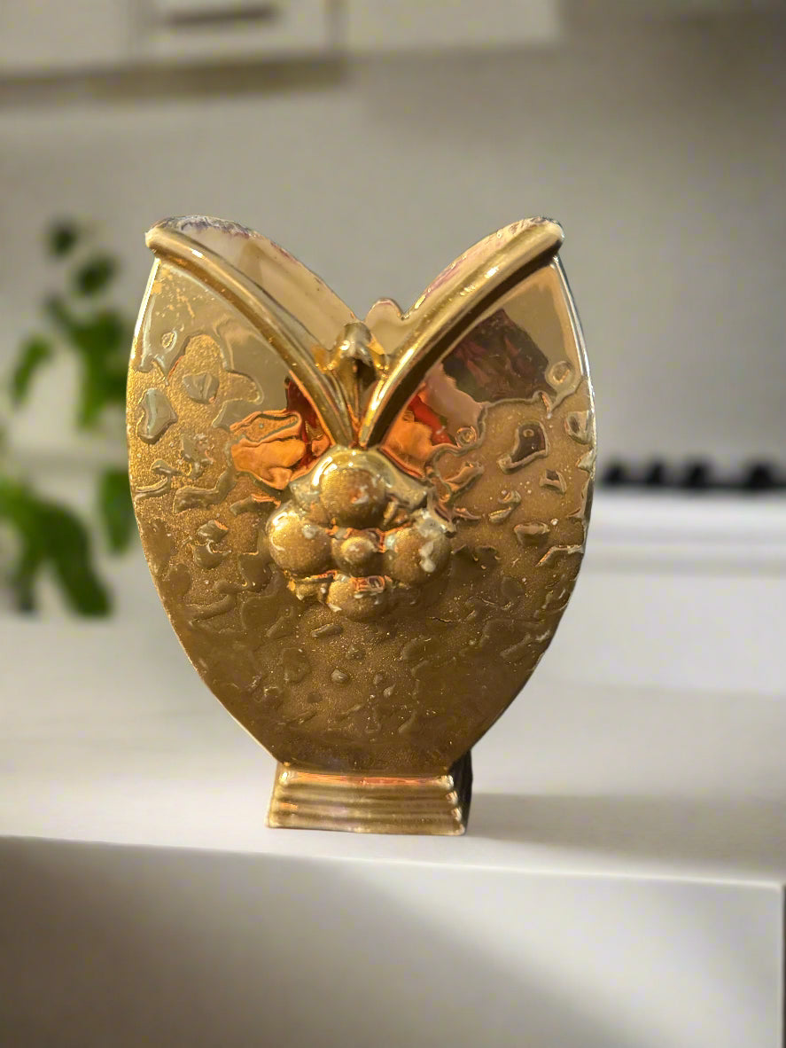 Vintage Weeping Gold Pattern Savoy 24 Karat gold Vase