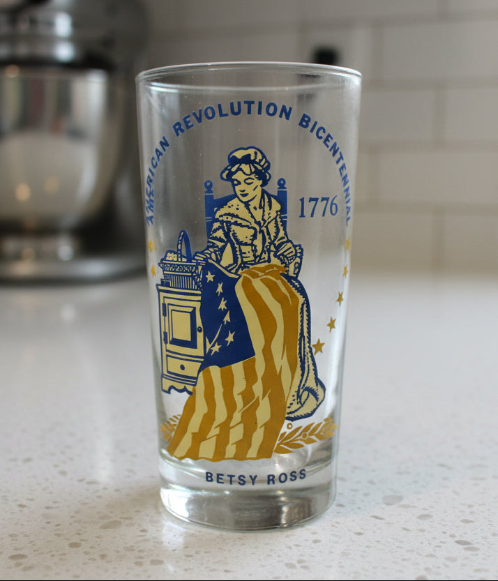 American Revolution Bicentennial Drinking Glass Betsy Ross 5 5/8" Tall Rare Find