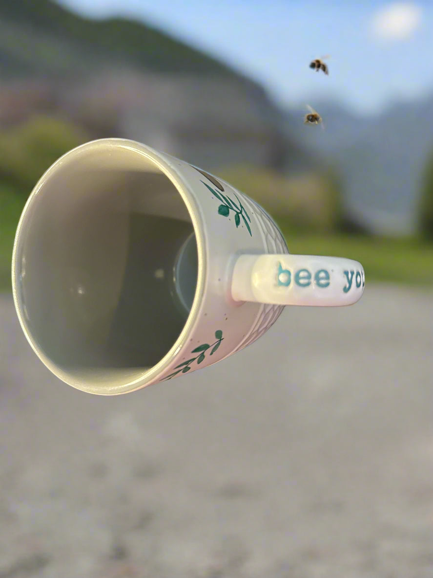 Heartland Hive Bee 3D Honeycomb Bottom "Bee You" Handle Gray Interior 4 3/8" Tall New