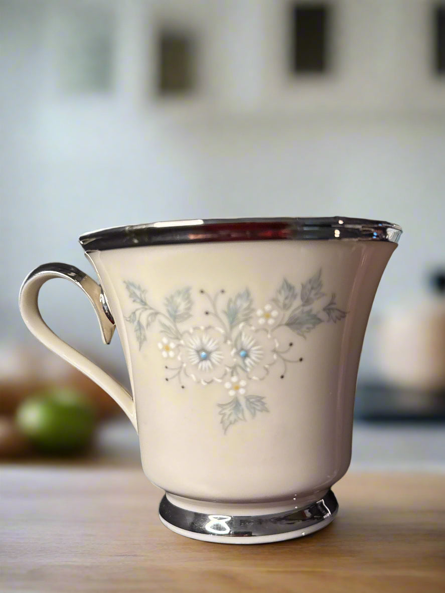 Lenox Windsor Coffee/Tea Mug Cup Footed Demitasse Floral 2 5/8" Tall