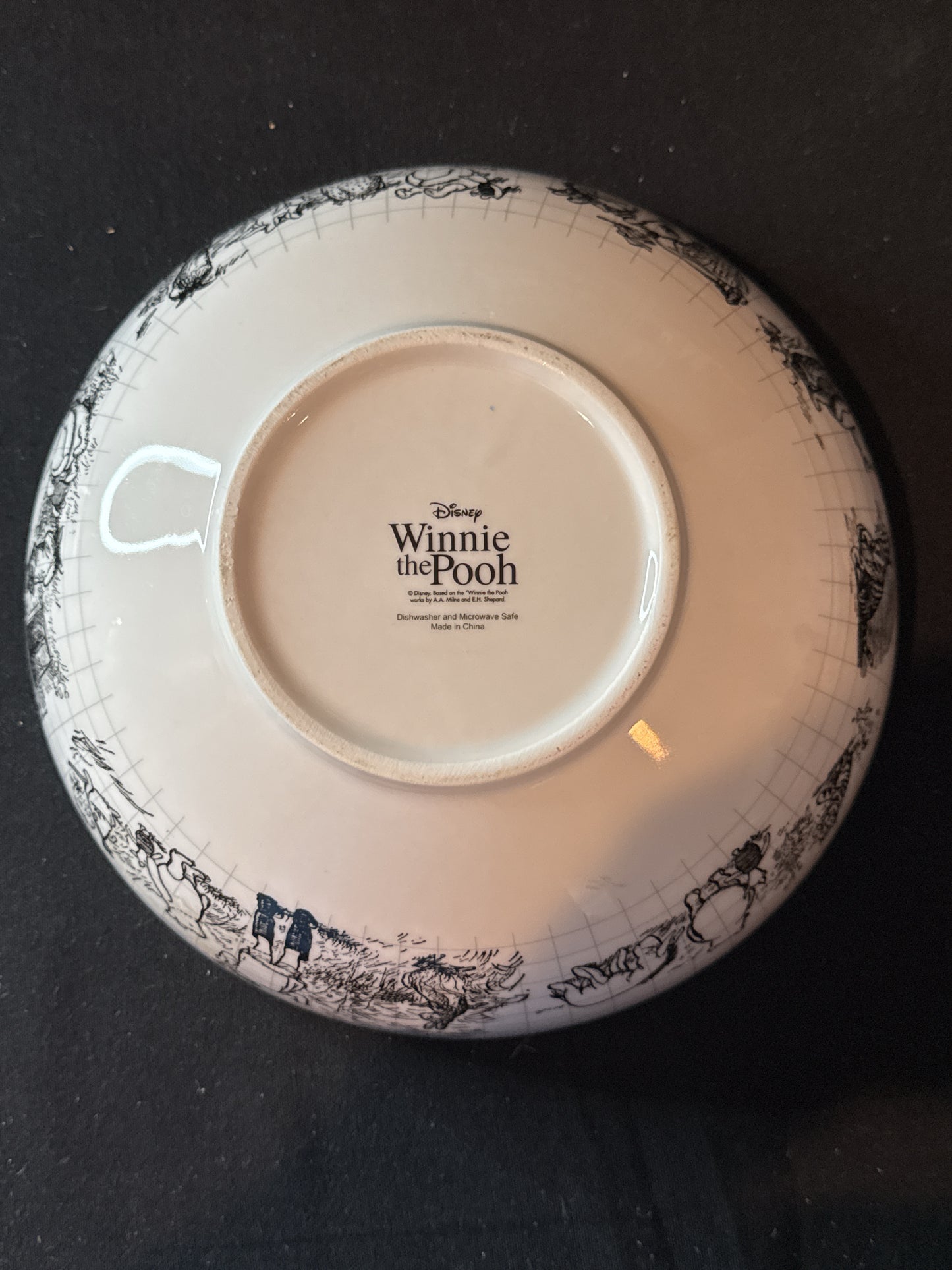 Disney Sketchbook Winnie The Pooh Large Serving Bowl Ceramic 9.5" x 3 1/8" Tall