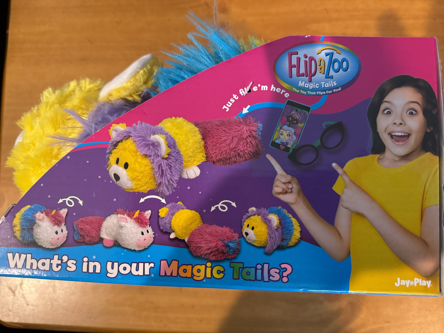 Flip A Zoo Magic Tails Yellow Lion to White Unicorn New in Box