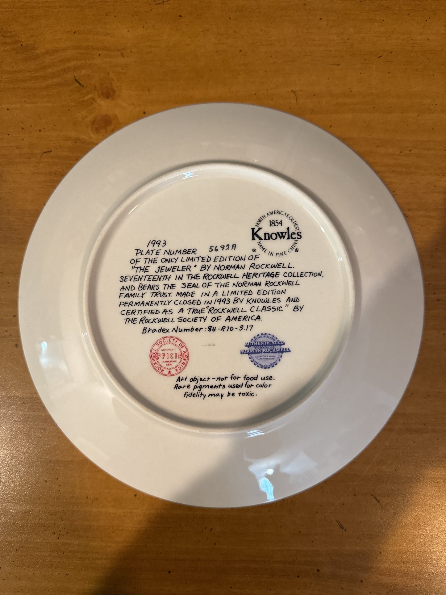 Knowles Norman Rockwell "The Jeweler" Collector's Plate 8.5" Wide Plate # 5692A