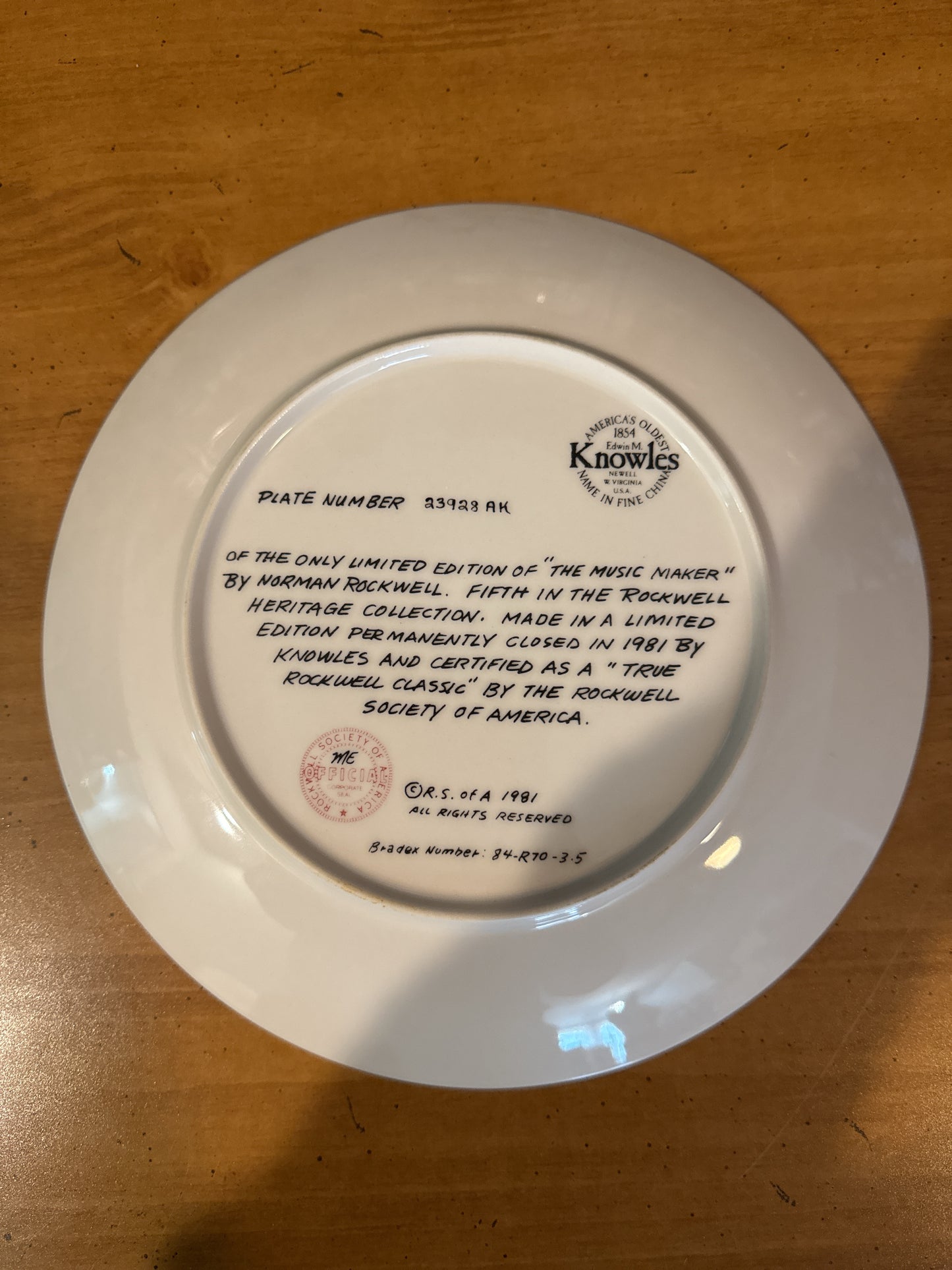 Knowles Norman Rockwell "The Music Maker" Collector's Plate 8.5" Wide Plate # 23928AK