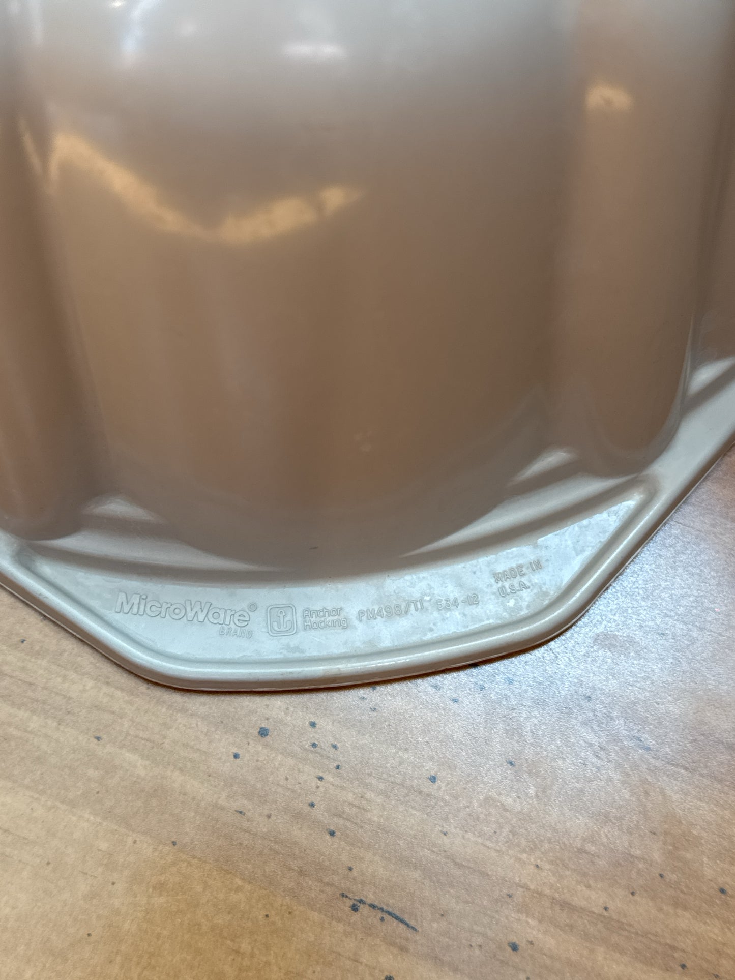 Microware Anchor Hocking PM498/TI534-12 Bundt Cake Pan