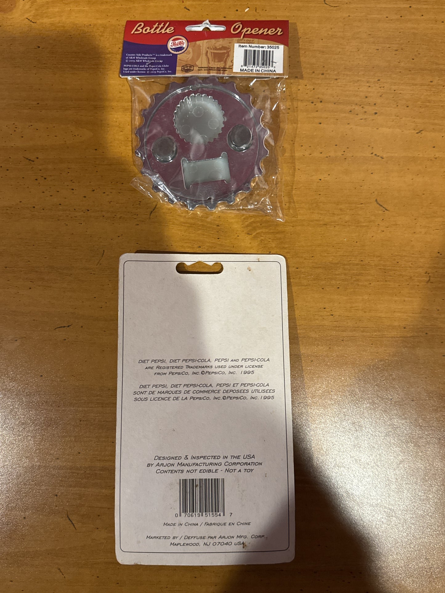 New Pepsi Magnet Bottle Cap and New Set of 4 Magnet Aimants New in Package