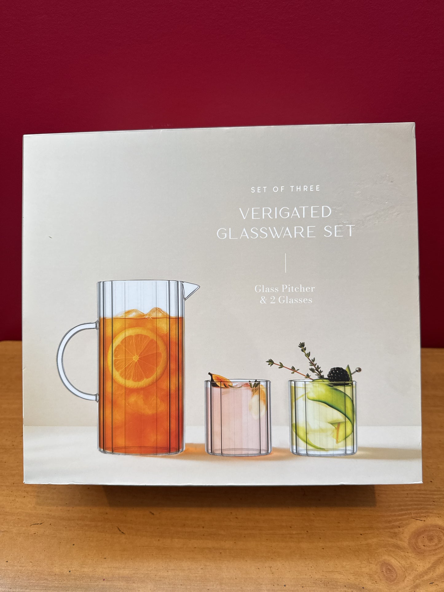 Set of 3 Piece Verigated Glassware Set Pitcher and 2 Glasses New in Box