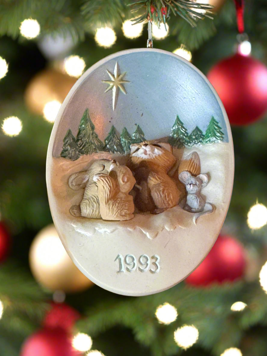 1993 Hallmark Ornament Animals North Star Christmas 3.25" x 2.25"