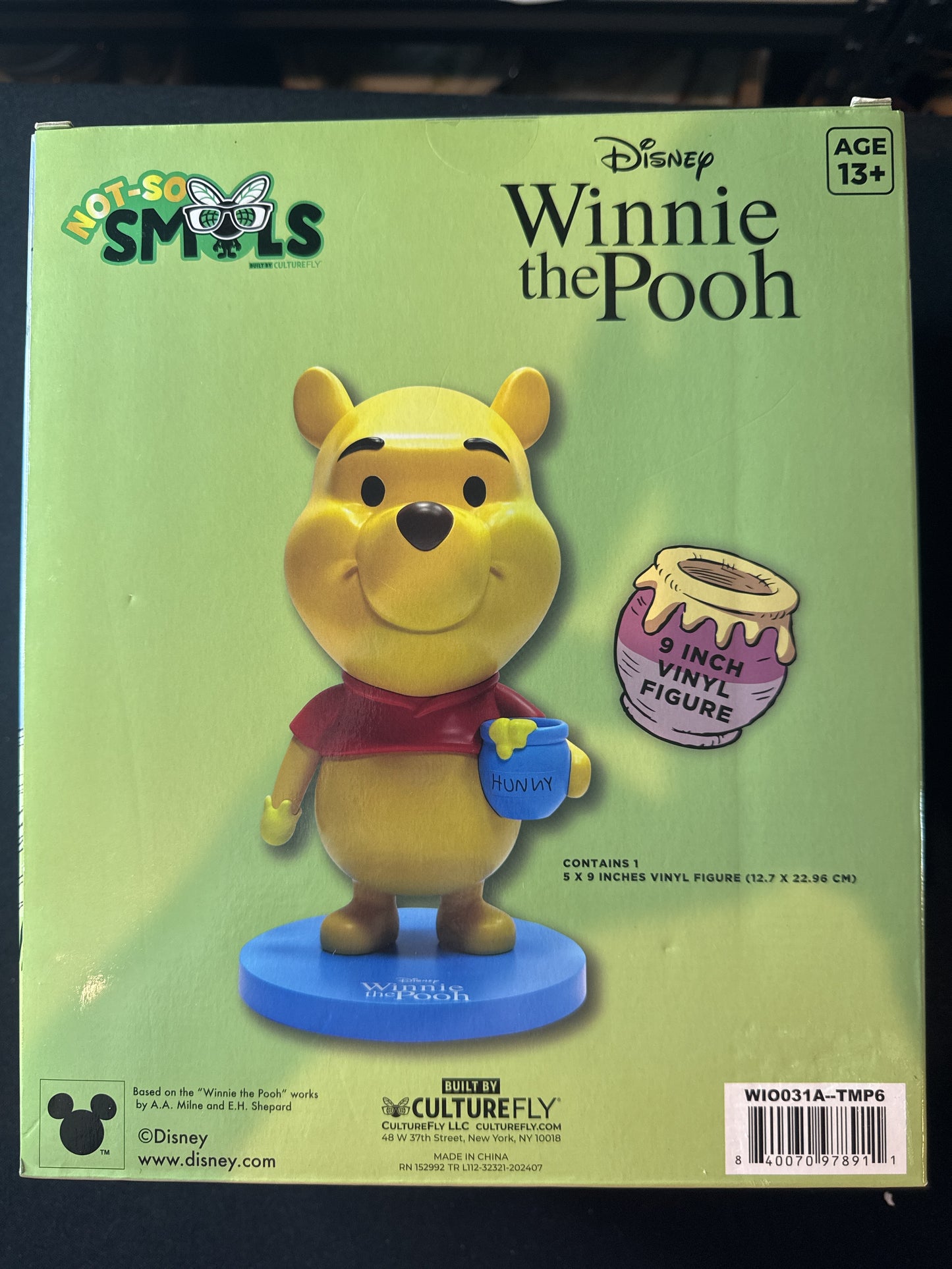 Disney-CultureFly Winnie The Pooh w/ Honey Pot 9" Vinyl Figure Brand New in Box
