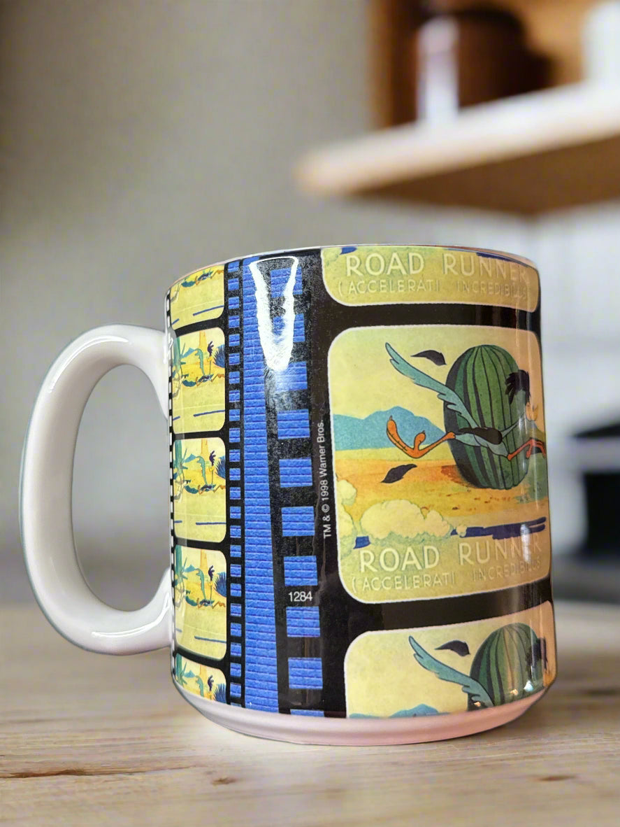 Warner Bros. Wile E Coyote Large 20 oz Coffee Mug Cup 1998 Vintage Classic Collection