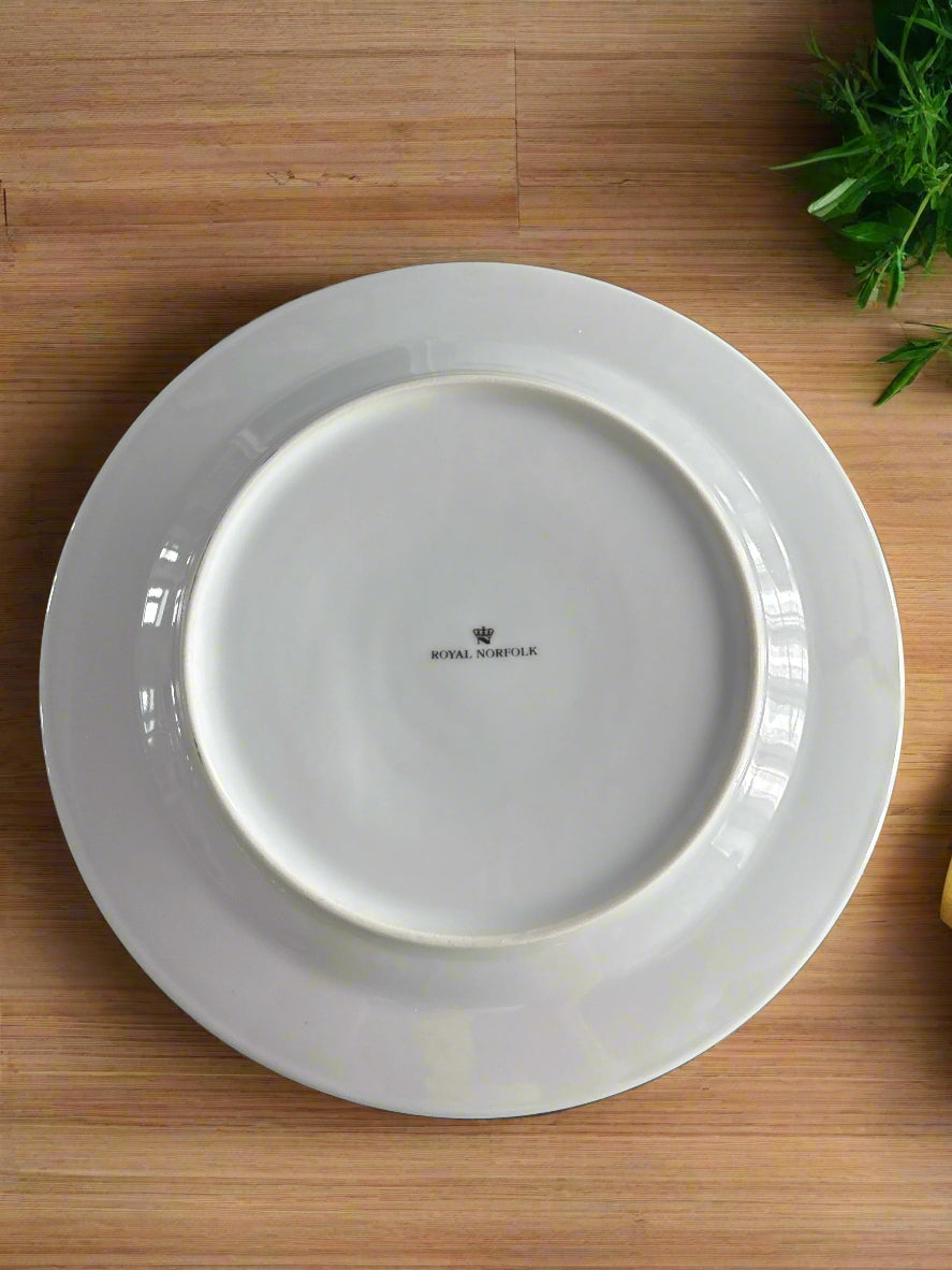 Royal Norfolk 10" Dinner Plate Christmas Poinsettia Design With Gold Inner Trim