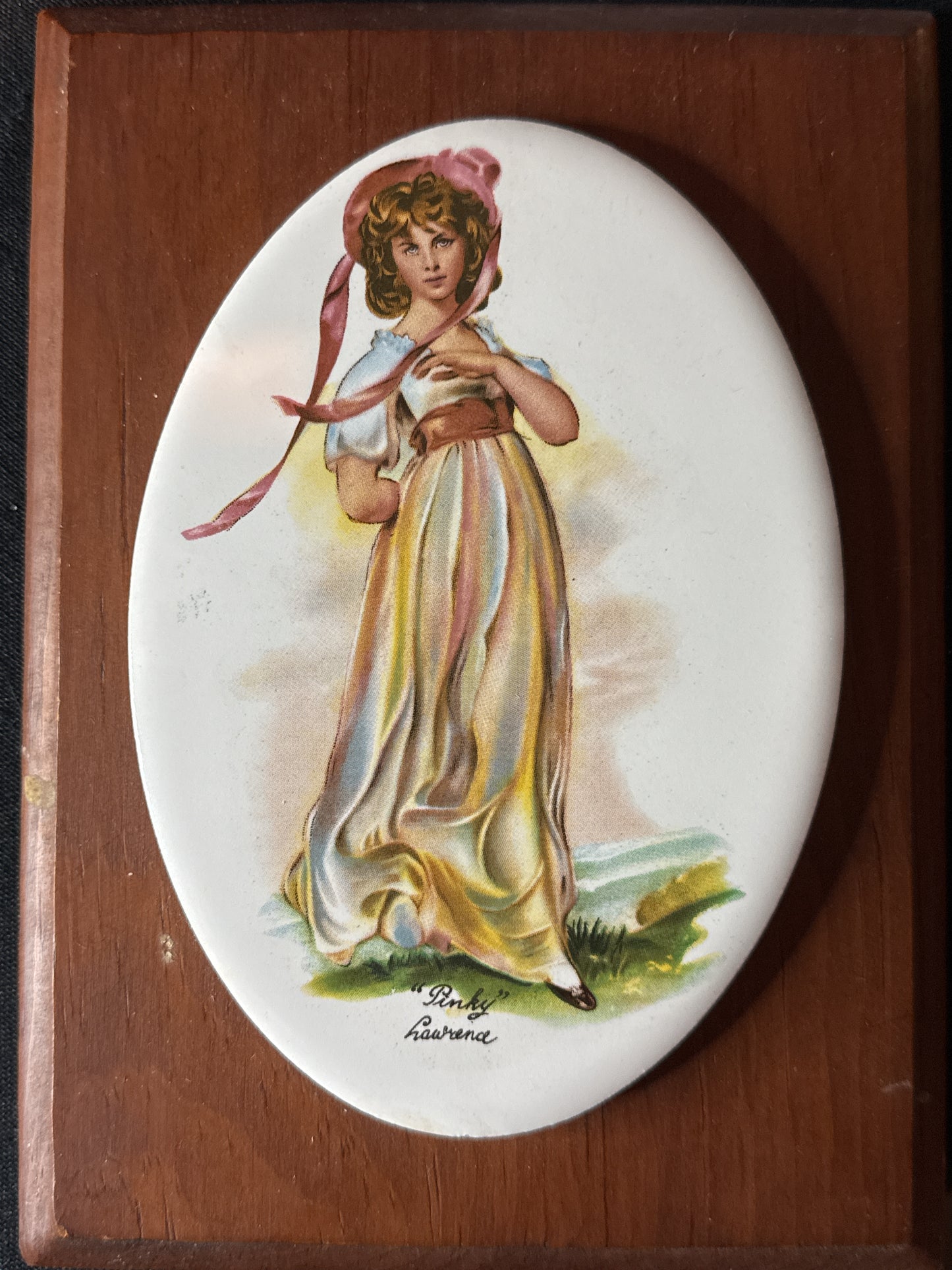 Gainsborough Wall Hangings Blue Boy & Pinky 8" Tall