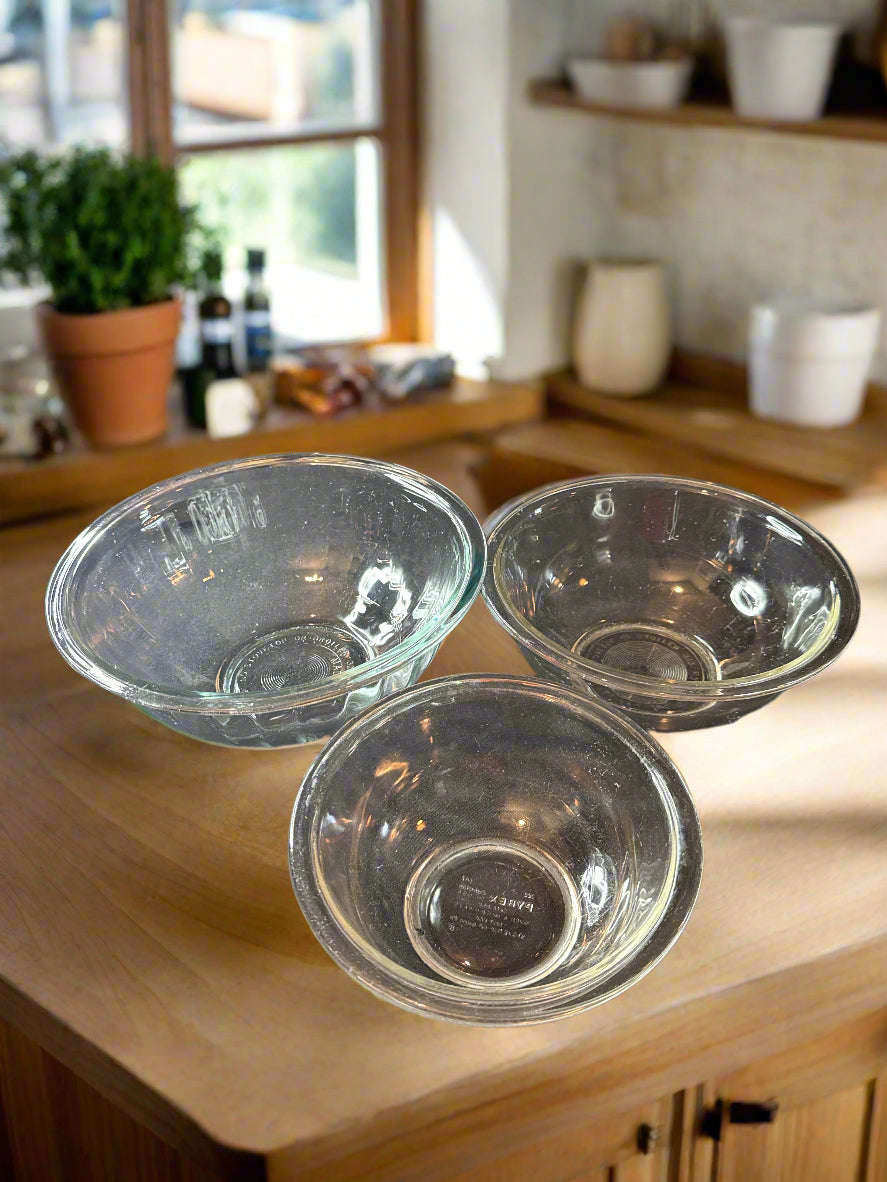Set of 3 Pyrex Clear Glass Mixing Bowls 2.5 L Rimmed Ribbed 1.5 L & 1 L Rimmed Clear