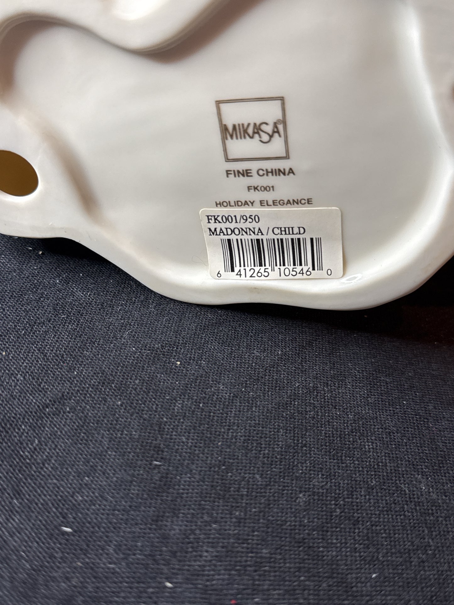 Mikasa Madonna and Child Find Porcelain Bust Figurine Excellent Condition With Gold Trim