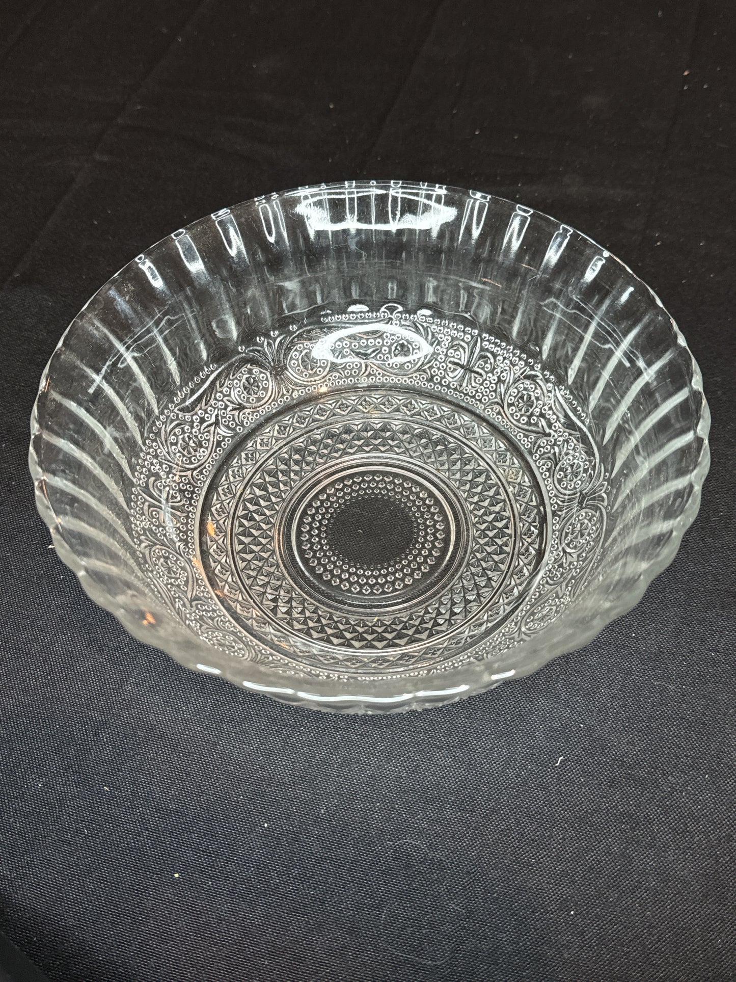 Large Vintage KIG Indonesia Trellis Fleur De Lis Sandwich Bowl