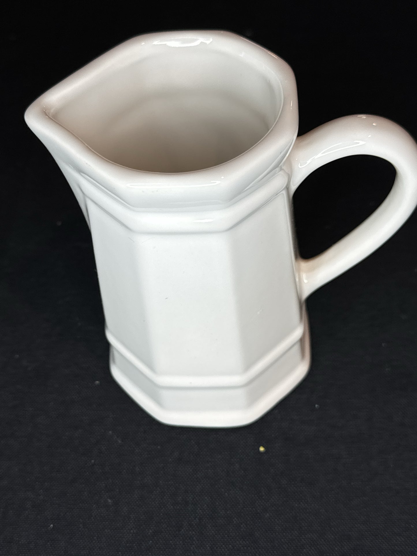 Vintage Pfaltzgraff Heritage White Stoneware Creamer and Sugar Bowl w/ Lid