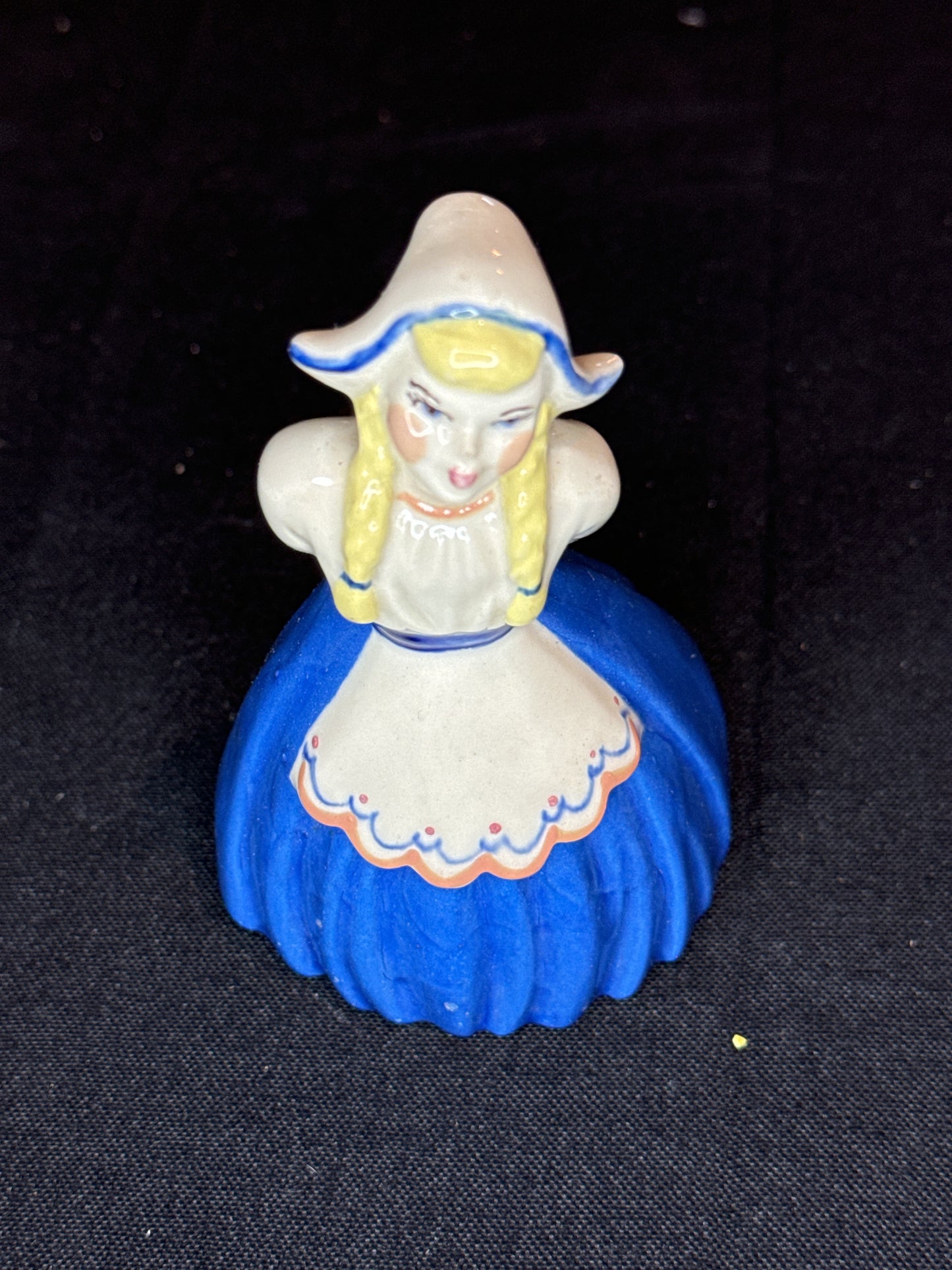 1950's Vintage Ceramic Arts Pottery Kissing Dutch Girl Figurine 5" Blue Dress