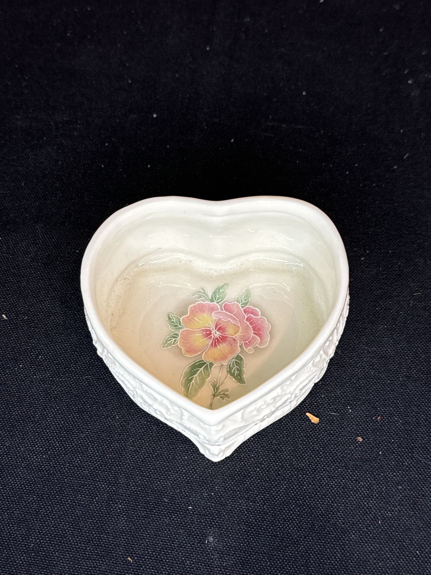 Heritage House Music Box Love Me Tender Celebration of Love Elvis Presley Heart Box