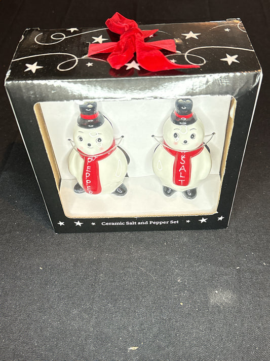 Johanna Parker Carnival Cottage Snowman Salt and Pepper Set Christmas 2023 NIB