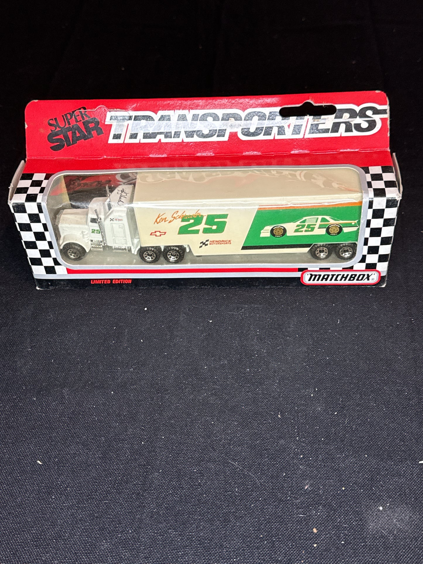 Matchbox Super Star Transporter NASCAR Ken Schrader #25 Quaker State 1:87 Limited Edition NIB