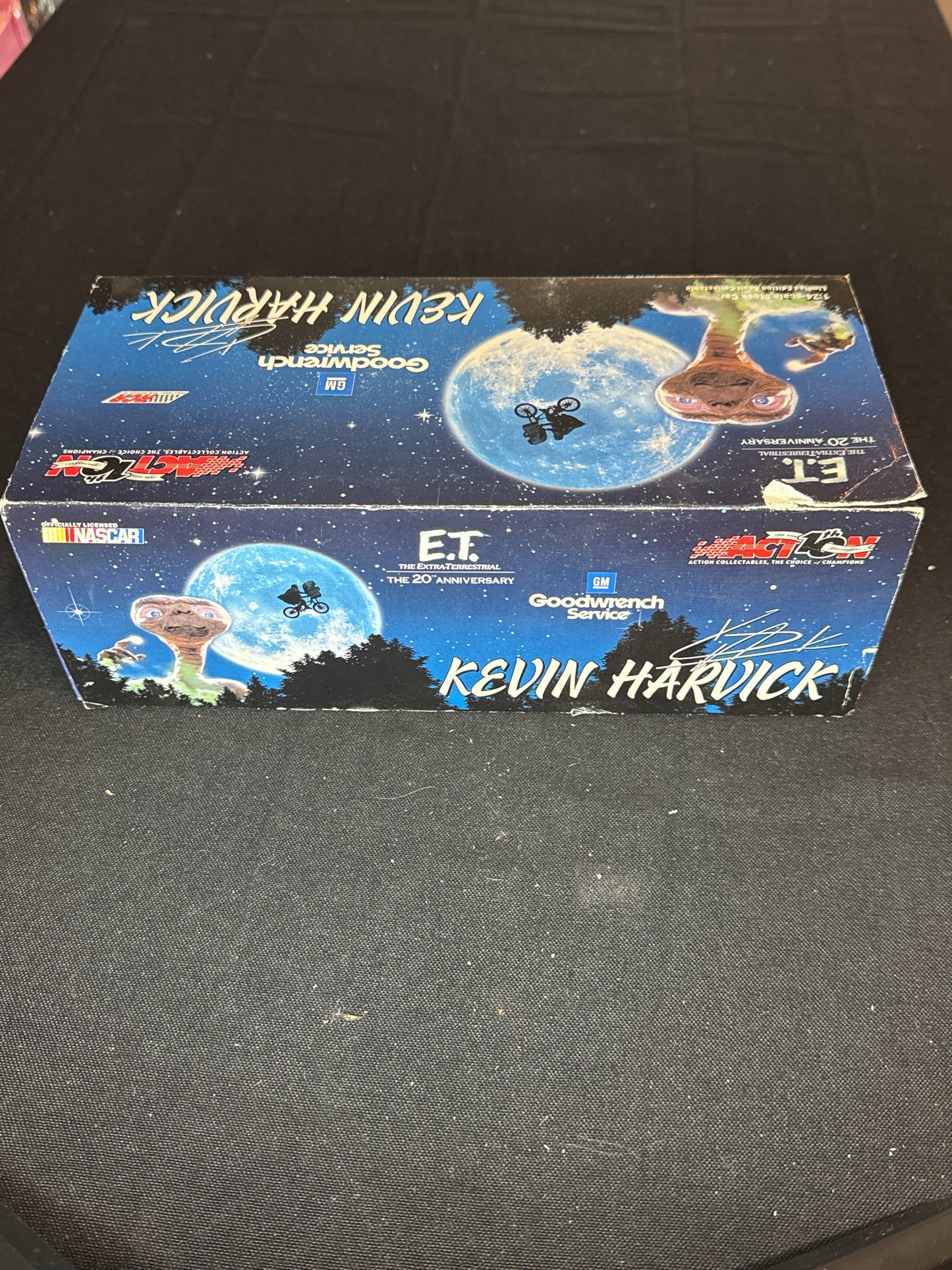 Action Collectables 1:24 Scale Stock Car Kevin Harvick E.T. 20th Anniversary NASCAR