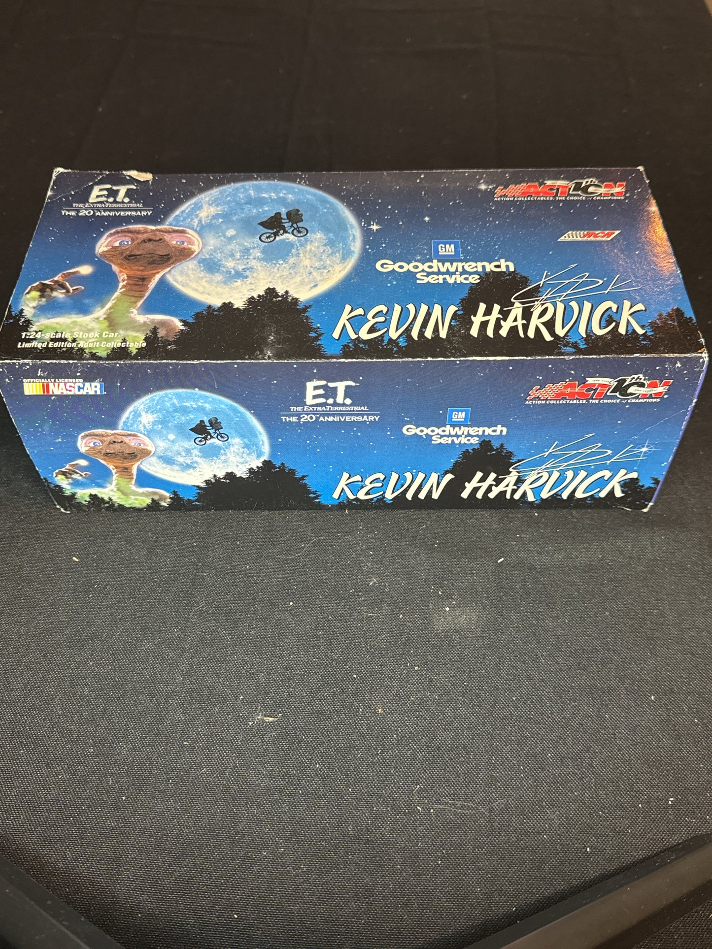 Action Collectables 1:24 Scale Stock Car Kevin Harvick E.T. 20th Anniversary NASCAR