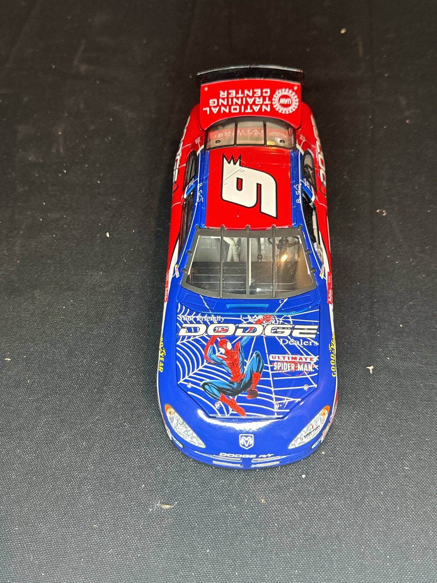 Action 1:24 Scale Bill Elliott #9 NASCAR Ultimate Spider Man Dodge Intrepid