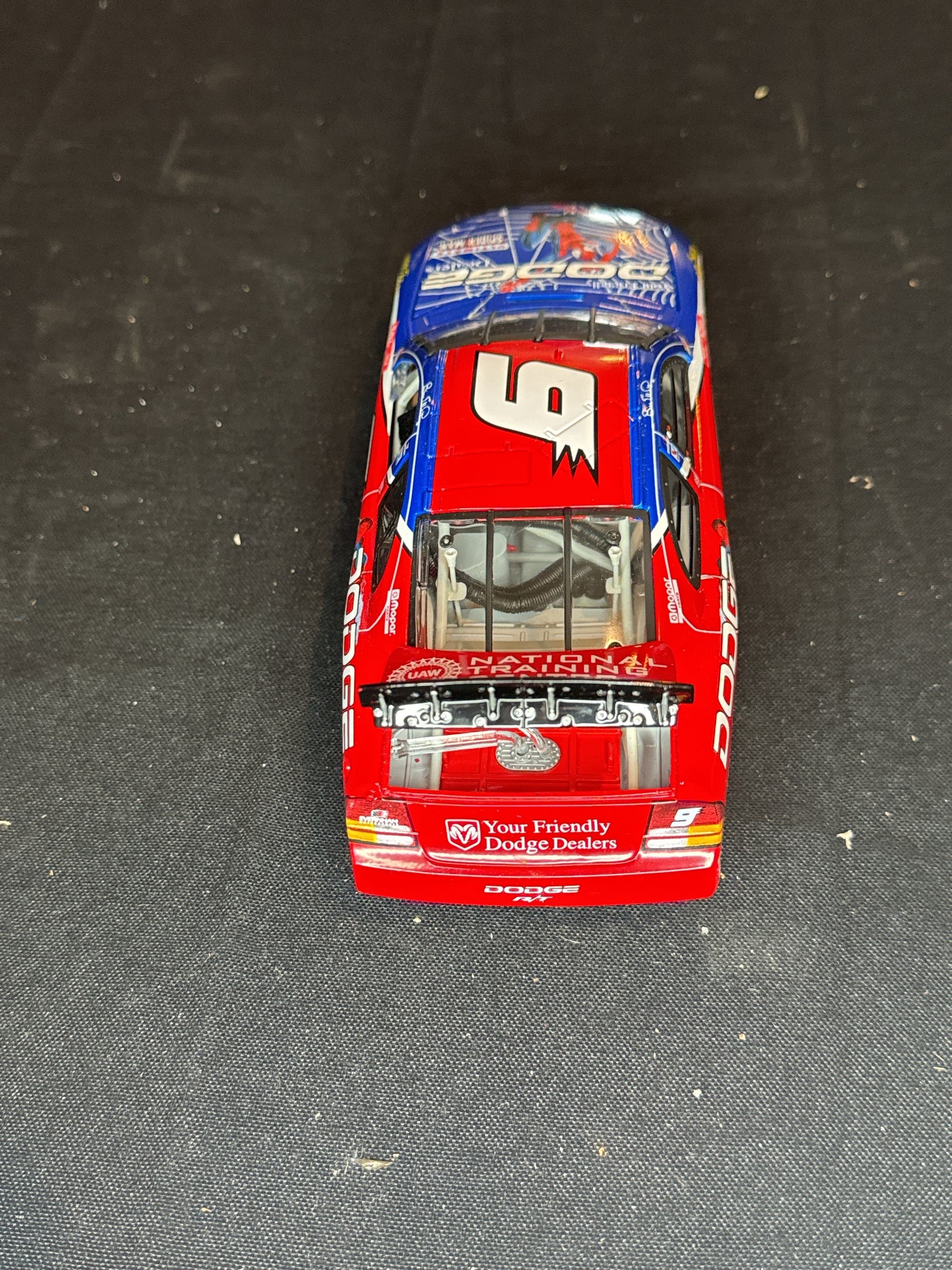 Action 1:24 Scale Bill Elliott #9 NASCAR Ultimate Spider Man Dodge Intrepid