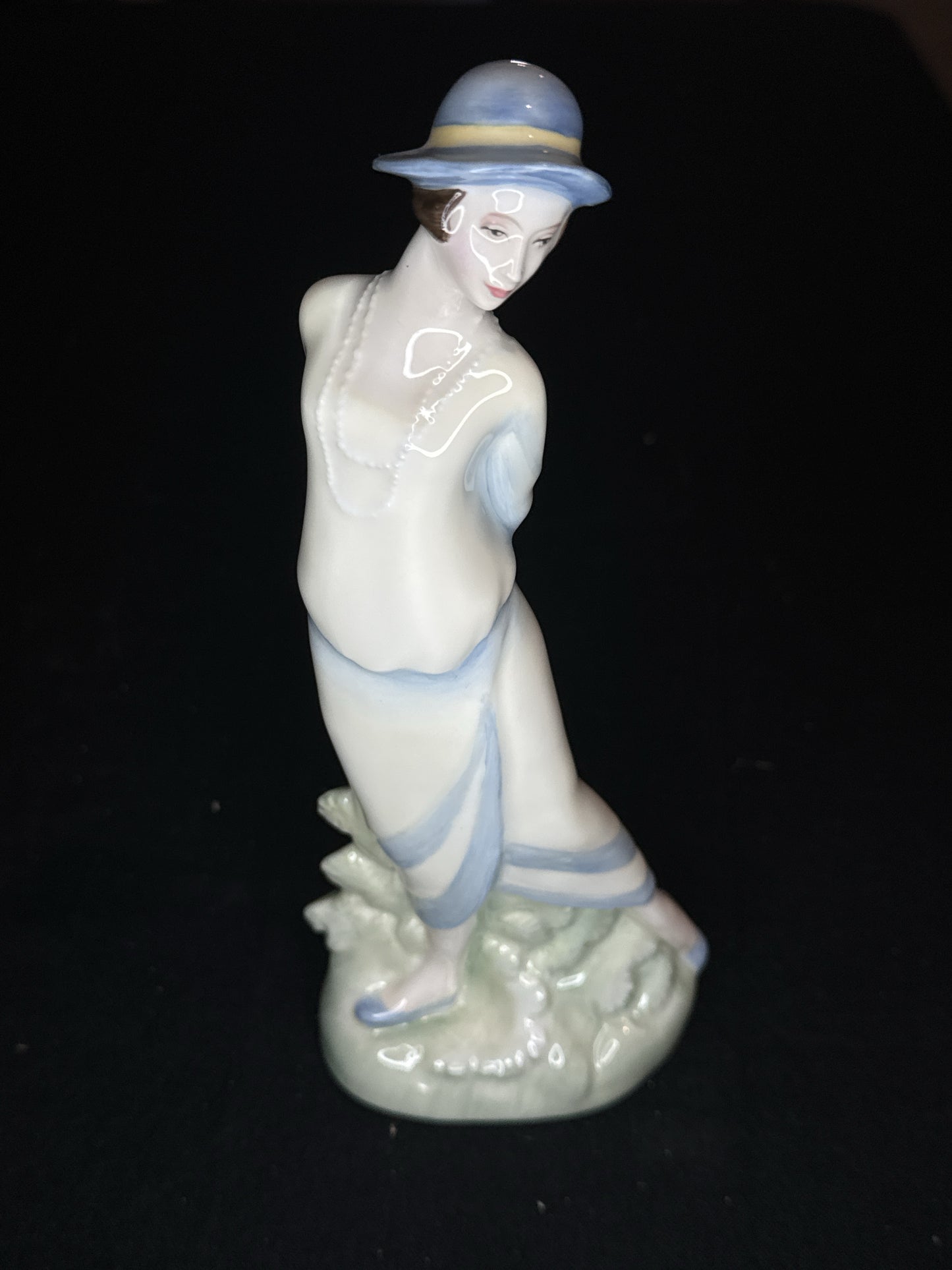 Vintage Royal Doulton Eliza By Mislonkowski Mint HN 3799