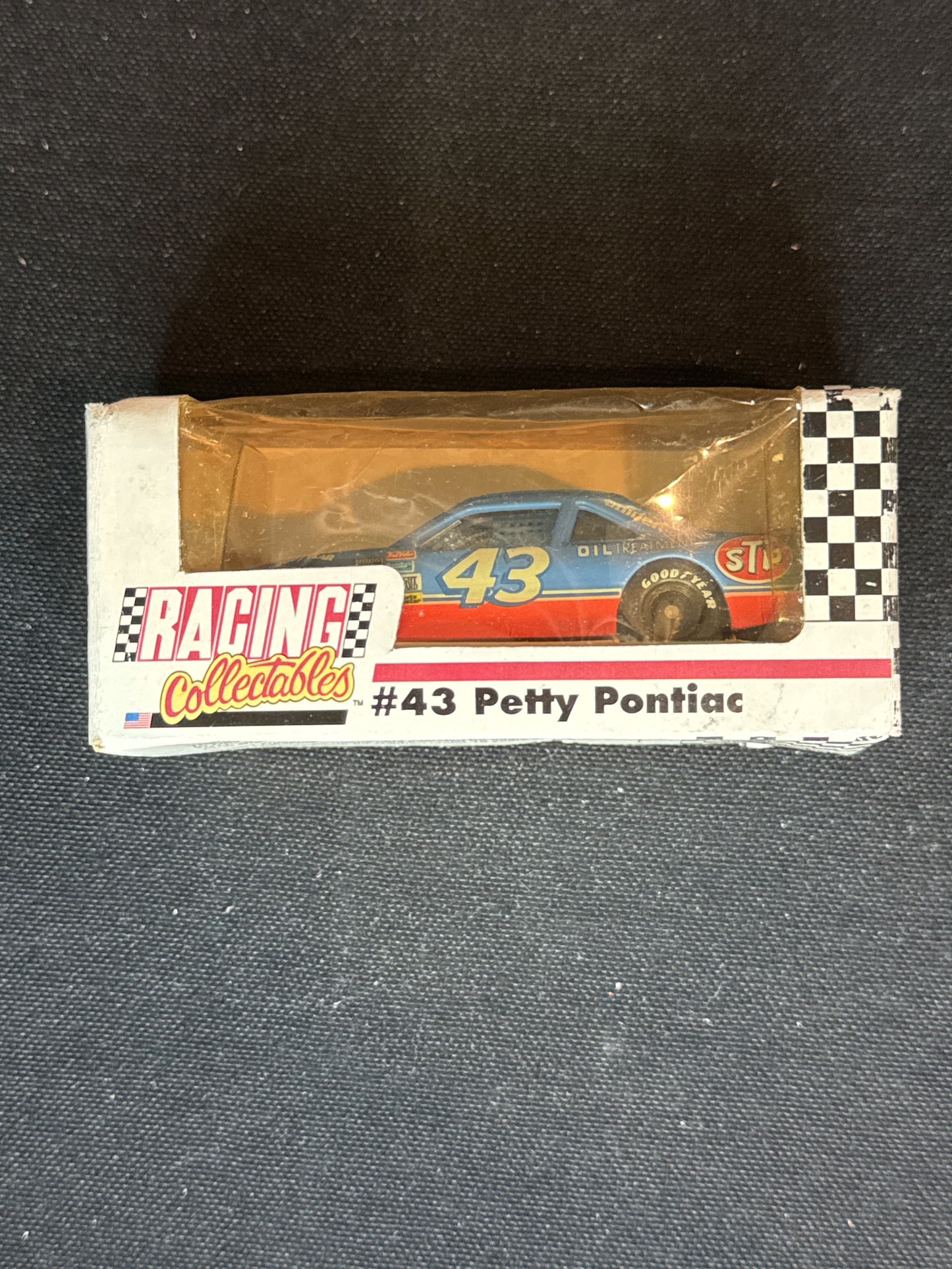 Revell Racing Collectables, Inc. NASCAR #43 Richard Petty STP Pontiac 1:64 Scale NIB