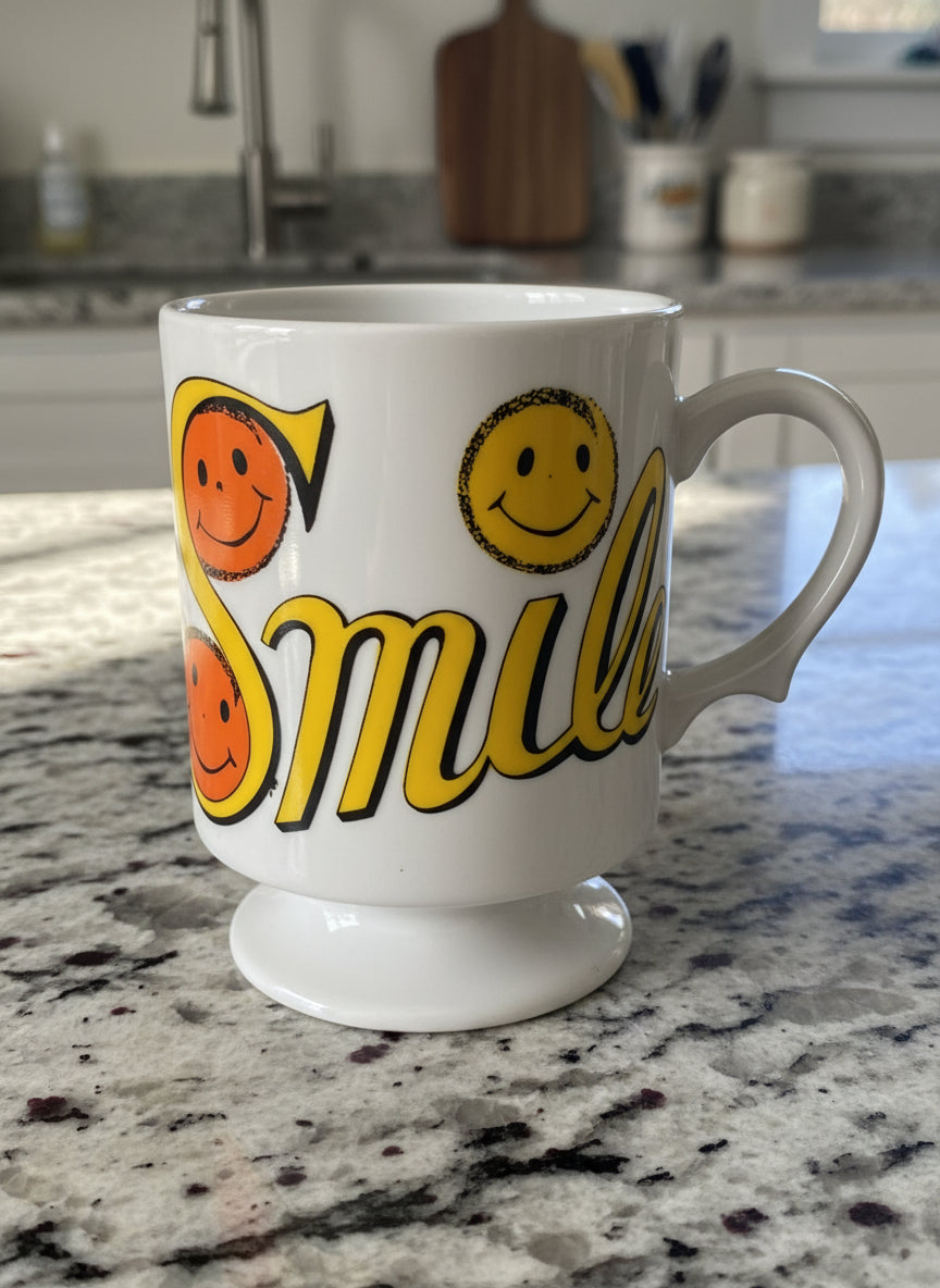 Vintage Rare 1960's Smile Smug Mug 44/320 Footed 3 7/8" Tall