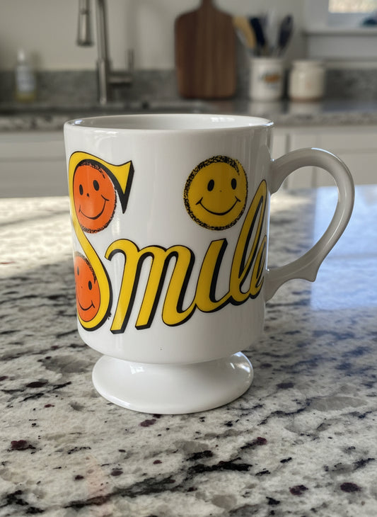 Vintage Rare 1960's Smile Smug Mug 44/320 Footed 3 7/8" Tall