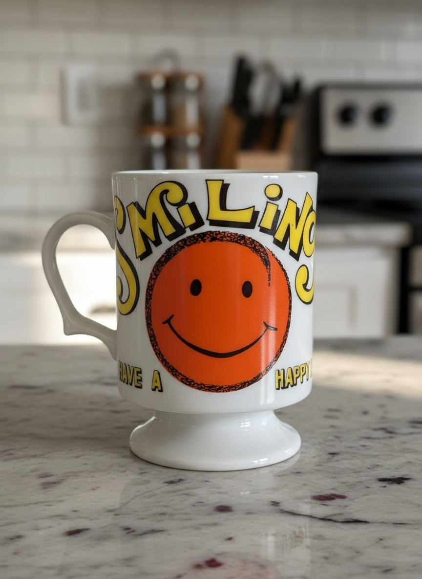 Vintage Rare 1960's Smiling Happy Day Smug Mug 44/320 Footed 3 7/8" Tall