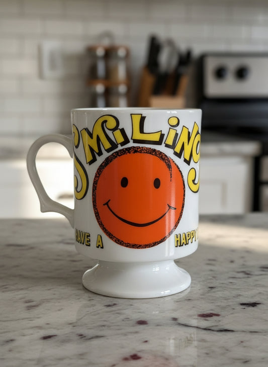 Vintage Rare 1960's Smiling Happy Day Smug Mug 44/320 Footed 3 7/8" Tall