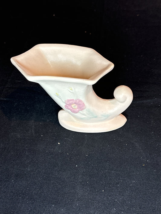 Vintage Hull Pottery Dogwood Small Cornucopia Vase 4" Tall #522 Cream with Pink Flowers