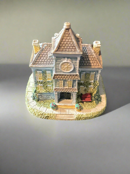 Liberty Falls Middle School AH112 & Liberty Falls Wishing Well AH125 New in Box