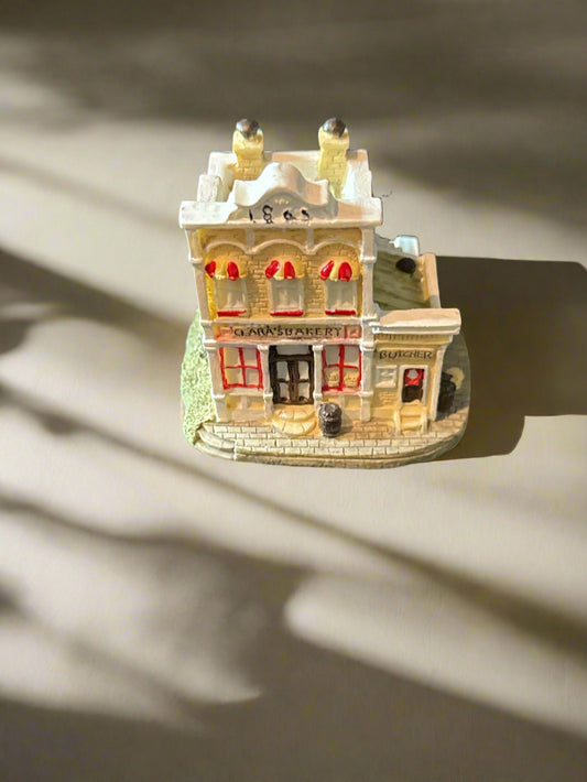 Liberty Falls Clara's Bakery AH00 New in Box