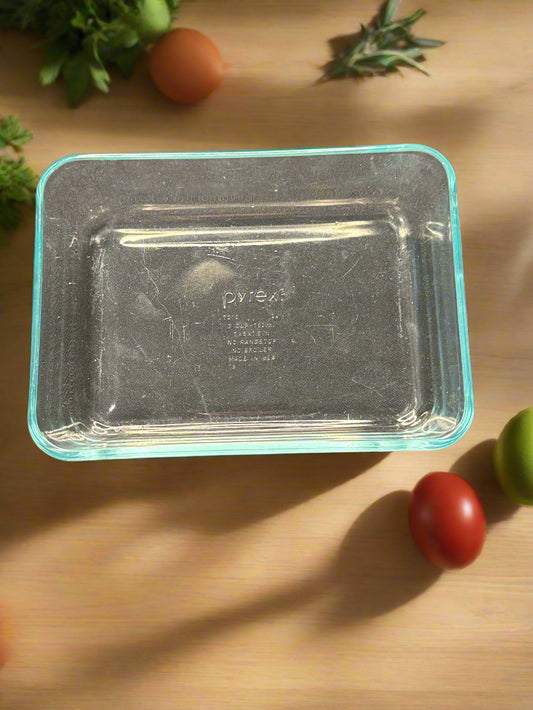Vintage Pyrex #7210 Glass Rectangular Baking Dish 3 Cup 750 ml Clear USA