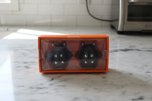 Jack O'Lantern Lane Funny Bat Salt & Pepper Shakers New in Box