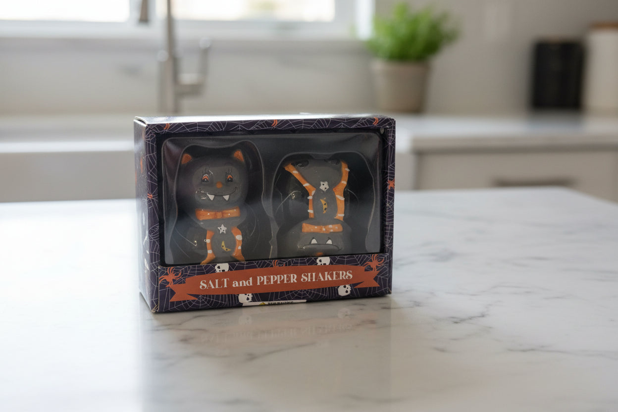 Little Village by Transpac Brands Funny Bat Salt & Pepper Shakers New in Box