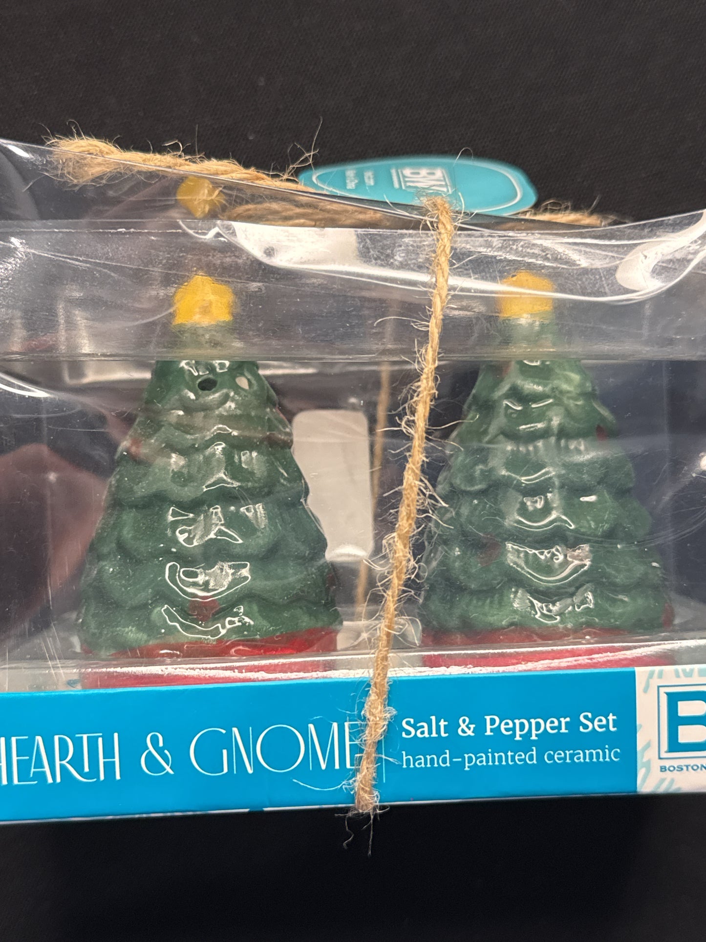 Boston Warehouse New Christmas Tree Hearth & Gnome Salt & Pepper Shakers New in Box