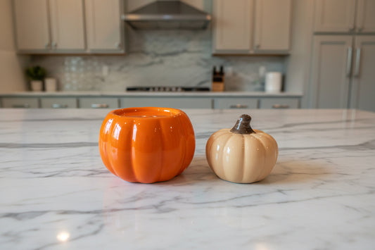 Pumpkins Salt & Pepper Shakers New 3.5" Tall Stacked. Excellent Condition