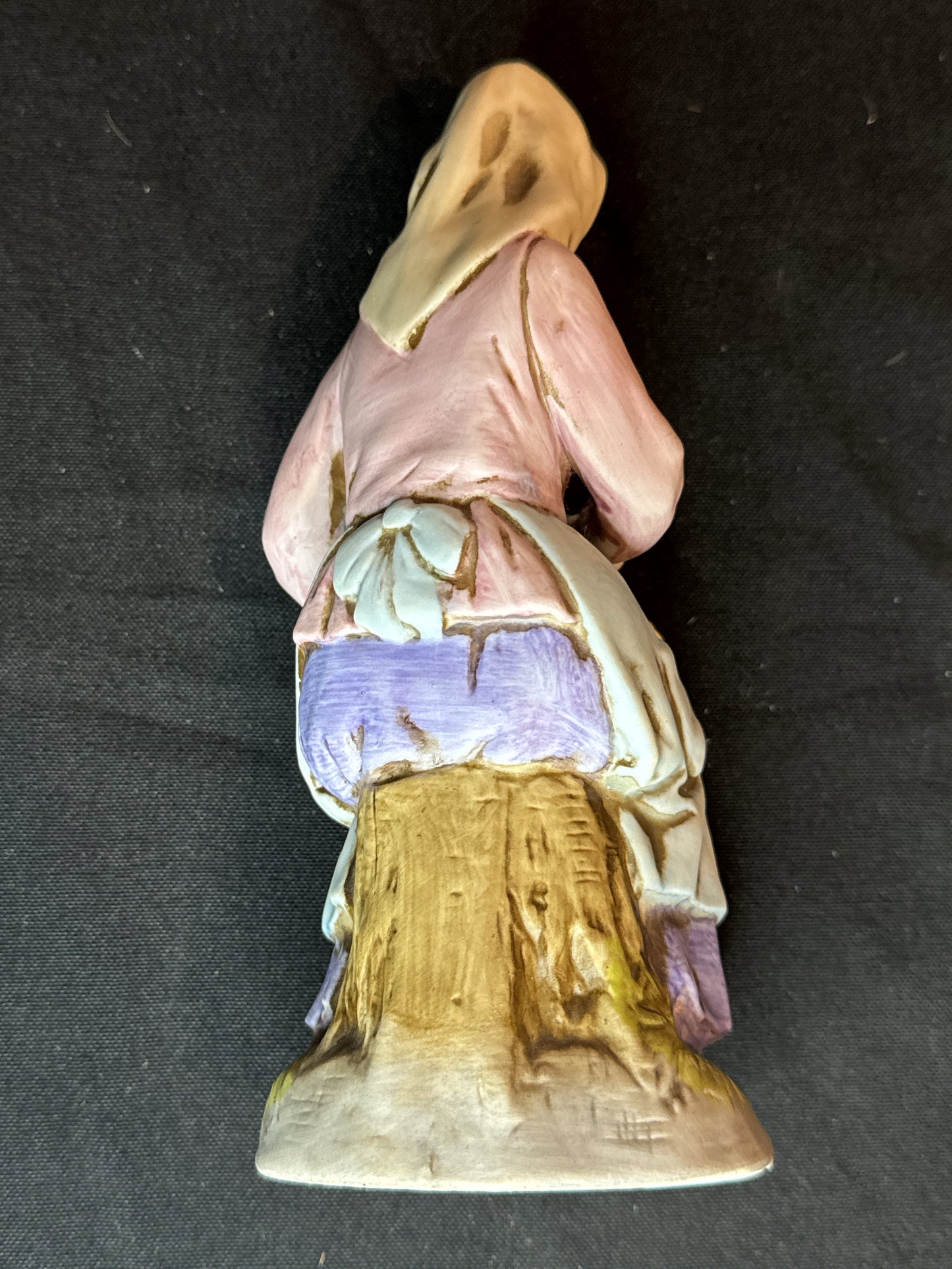 Homco 1433 Old Woman w/ Grapes Porcelain Ceramic Figurine 8"