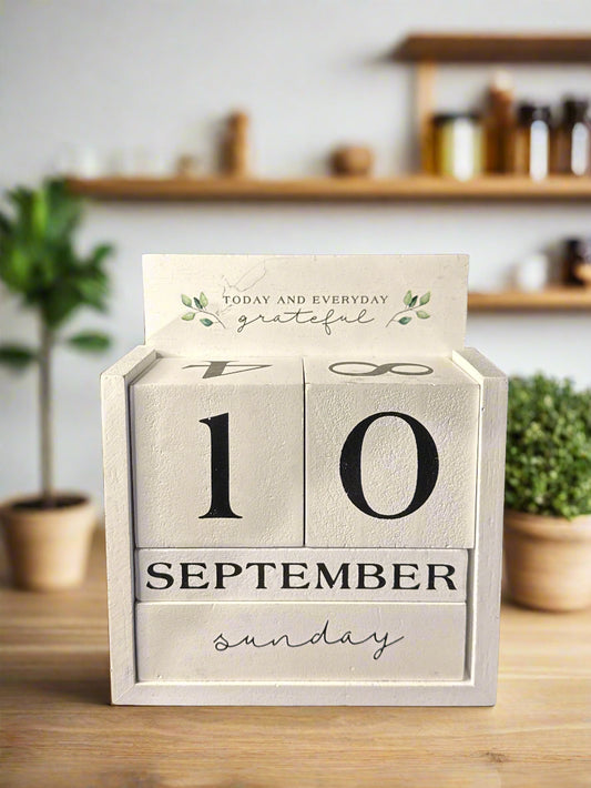 Eccolo Wooden Perpetual Calendar with "Today And Everyday Grateful" Saying on Top
